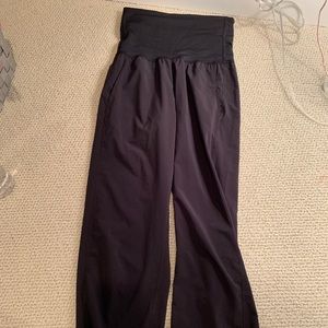 Lululemon cropped joggers